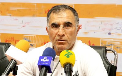 خبرنگاران نشست خبری مربیان سایپا و گسترش فولاد را ترک کردند