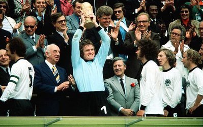 1974، قهرمانی آلمان با بمب‌افکن!