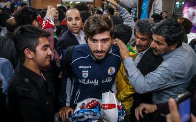 انصاری‌فرد: پولادی كه اخراج شد هيچكس جرات نداشت سمت كی‌روش برود / سرمربی اوساسونا به من دروغ گفت / پرسپوليسی‌ دوآتيشه هستم