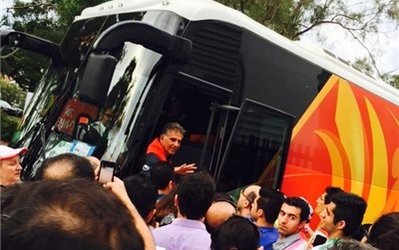 خوشآمدگویی ویژه گوینده ورزشگاه به کارلوس کیروش