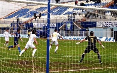 فلیپوسیان: برای بازی با پرسپولیس باید 120 درصد آماده باشیم!