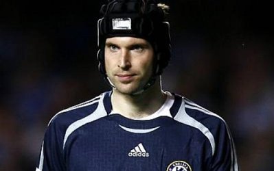 با پیتر چک دروازه‌ آرسنال بیمه می‌شود