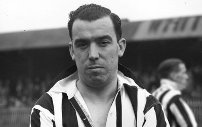 کدام بازیکن بیشترین گل را در یک فصل انگلیس به ثمر رساند؟