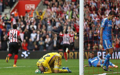 اقدام جالب دروازه‌بان ساندرلند پس از دریافت 8 گل