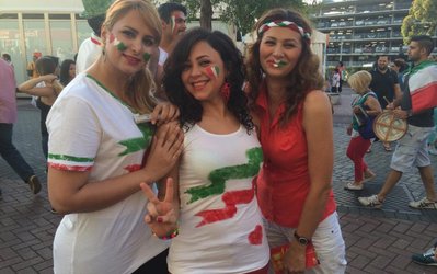 کری ایرانی‌ها و قطری‌ها و برنامه‌ تفریحی - ورزشی برای تماشاگران