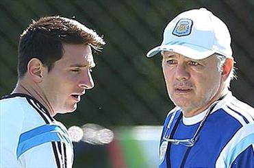 سرمربی آرژانتین هرگونه اختلاف با "مسی" را رد کرد