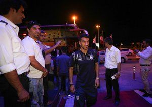 حسين ماهینی|حسین ماهینی در حال رفتن به فرودگاه