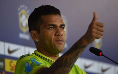 آلوز : دوست دارم در بارسا بمانم