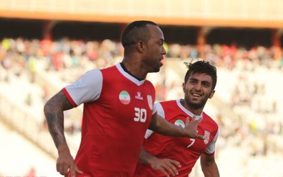 ادینهو: برای حضور در تیم ملی منتظر اشاره کی‌روش هستم/ با زندگی شخصی سالم چرا گل نزنم؟