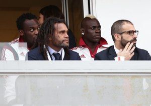 بالوتلی - مایکل اِسین|حضور بالوتلی و اسین بین هواداران.