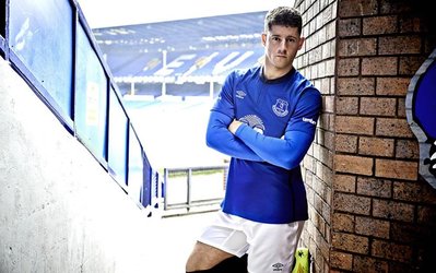 نقل و انتقالات | بارکلی با اورتون تمدید کرد / آقای پدیده ۴ سال دیگر می‌ماند