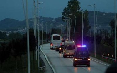 اتوبوس فوتبالیست‌های تیم ملی صربستان در آلبانی سنگ‌باران شد