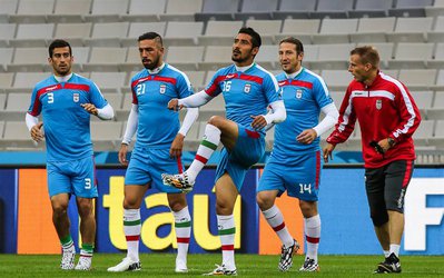 گزارش آسوشیتدپرس از برنامه تیم‌های آسیایی و بلاتکلیفی تیم ملی ایران