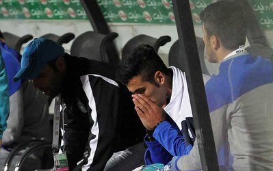 باشگاه استقلال هزینه جراحی بازیکن مصدومش را ندارد! / رمضانی جراحی نمی‌شود!