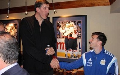 آلبوم روز | مسی و غول بسکتبالیست NBA در یک قاب