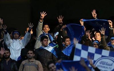 حاشیه‌های استقلال تهران - نفت تهران | کتک‌کاری لیدرهای استقلال با هواداران