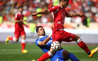 واکنش تند مظلومی به صحبت‌های مدافع استقلال/ بازیکن حق صحبت ندارد!