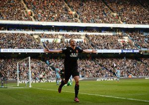 شادی بازیکن هال سیتی|منچستر سیتی 1 - 1 هال سیتی / لیگ جزیره