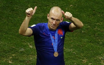 انتقاد تند رومنیگه از فیفا: انتخاب فیفا خجالت‌آور است / روبن در سال 2014 باید چکار میکرد که نکرد؟