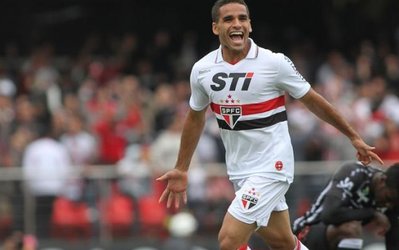 حضور داگلاس در بارسا در صورت خروج آلوس