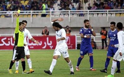 یازده بازیکن استقلال و پرسپولیس در آستانه محرومیت