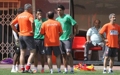 گزارش تمرین پرسپولیس | جلسه سیاسی با بازیکنان / عبدی برای دومین روز غایب تمرین بود