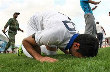 شوک به فوتبال ایران/ کارت یک بازیکن جعلی از آب درآمد!