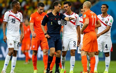 روشن ایرماتوف داور بازی ایران و قطر