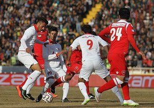 درگیری بازیکنان سر توپ|پدیده مشهد 0 - 1 پرسپولیس تهران / لیگ برتر