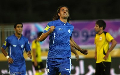 سقوط آگهی درفوتبال ایران/ پول از روی پیراهن تیمها «پَر» کشیده است