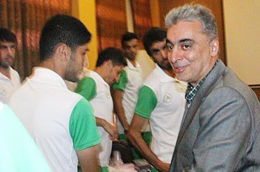 سوژه روز | حضور مدیرکارخانه و قوی‌ترین مرد جهان در اردوی ذوب‌آهن