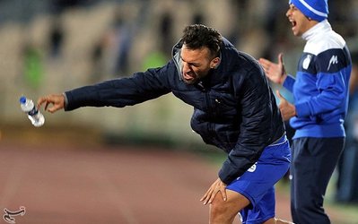 لیگ برتر | حاشیه استقلال - صبا / درگیری لفظی عمران‌زاده با داور چهارم