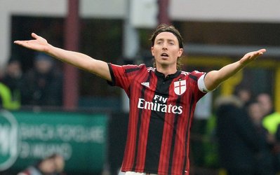 دی یانگ و مونتولیوو غایبان بزرگ میلان