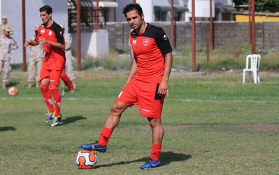 سرخپوشان کارهای تاکتیکی را آغاز کردند / جشن تولد نوروزی در اردوگاه سرخ‌ها