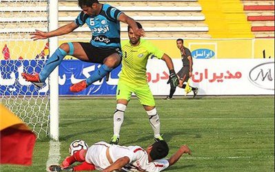 شکوری: هواداران تراکتورسازی به داور ناسزا میگفتند