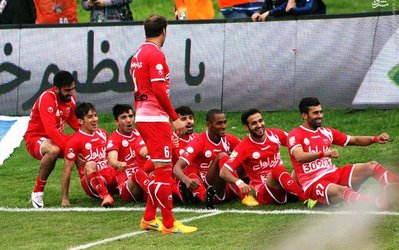 سوال بزرگ | جام های پرسپولیس در فوتبال ایران بیشتر است یا استقلال؟