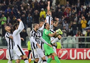 شادی بازیکنان یووه