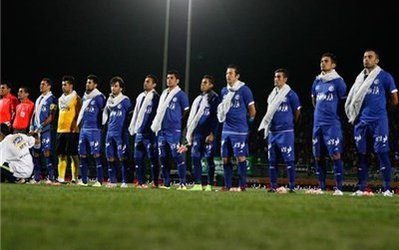 کاروان 30 نفره استقلال به ارمنستان رفت