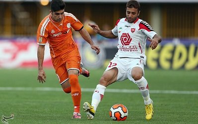 بابک حاتمی: آرزوی هر بازیکنی بازی در استقلال و پرسپولیس است / خانوادگی قرمز هستیم