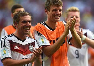 فیلیپ لام - مولر|شادمانی فیلیپ لام و مولر بعد پیروزی پرگل مقابل تیم ملی پرتغال .