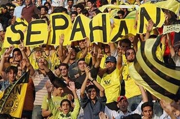 اعتراض هواداران به حضور رحیمی در پرسپولیس / نویدکیا، عقیلی و سوکای آمدند