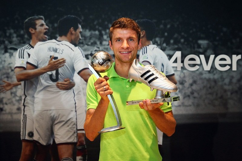 Thomas Muller (2014 FIFA World Cup - Silver Ball & Silver Shoe).jpg