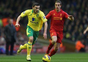 جردن هندرسون|رابرت اسنودگراس در حال پیشی گرفتن از جردن هندرسون