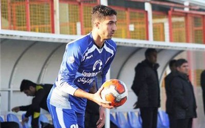 تماس مسئول نقل‌وانتقالات باشگاه استقلال با مدافع داماش