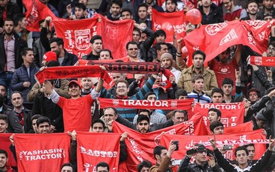 حاشیه‌های راه‌آهن - تراکتور | هواداران تراکتورسازی خواستار سکوهای بیشتر شدند