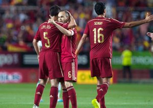 سزار آزپيليكوئتا - آندرس اینیستا