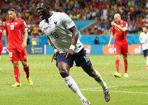 موسی سیسوکو|شادمانی شدید موسی سیسوکو بعد از گلزنی در برابر تیم ملی سوئیس .