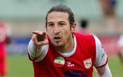 تيموريان: هواداران می‌دانند مشکل استقلال مربی است، نه بازیکن / آقايان قرارداد من را دست‌كاری كردند!/ ديگر سكوت نمی‌كنم