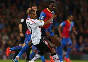 گِلِن جانسون - بولاسی|برخورد گلن جانسون با بولاسی برای گرفتن توپ