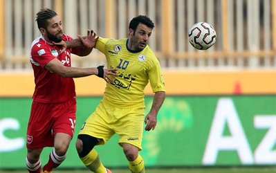 کارشناس داوری در گفت‌وگو با متافوتبال از گل اول نفت تهران به پرسپولیس می‌گوید / علی خسروی: گل مردود است